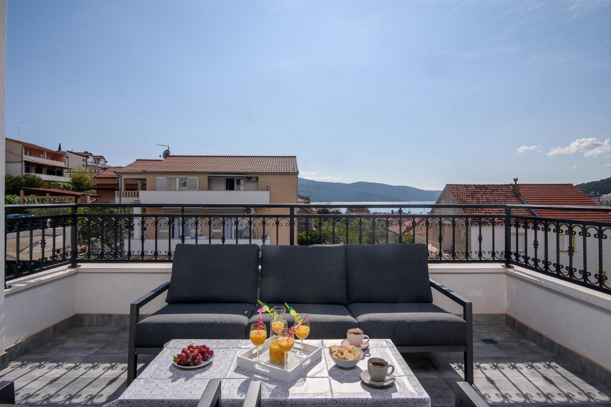 Villa Barbara & Zoran With Free Parking And Heated Swimming Pool セゲット・ヴラニツァ エクステリア 写真