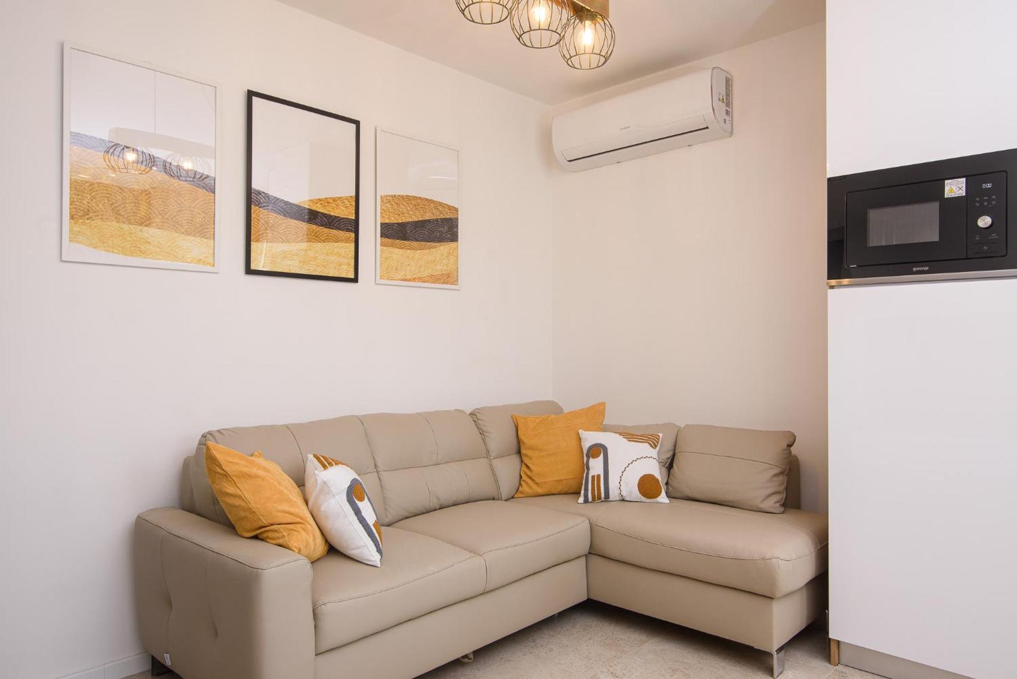 Villa Barbara & Zoran With Free Parking And Heated Swimming Pool セゲット・ヴラニツァ エクステリア 写真