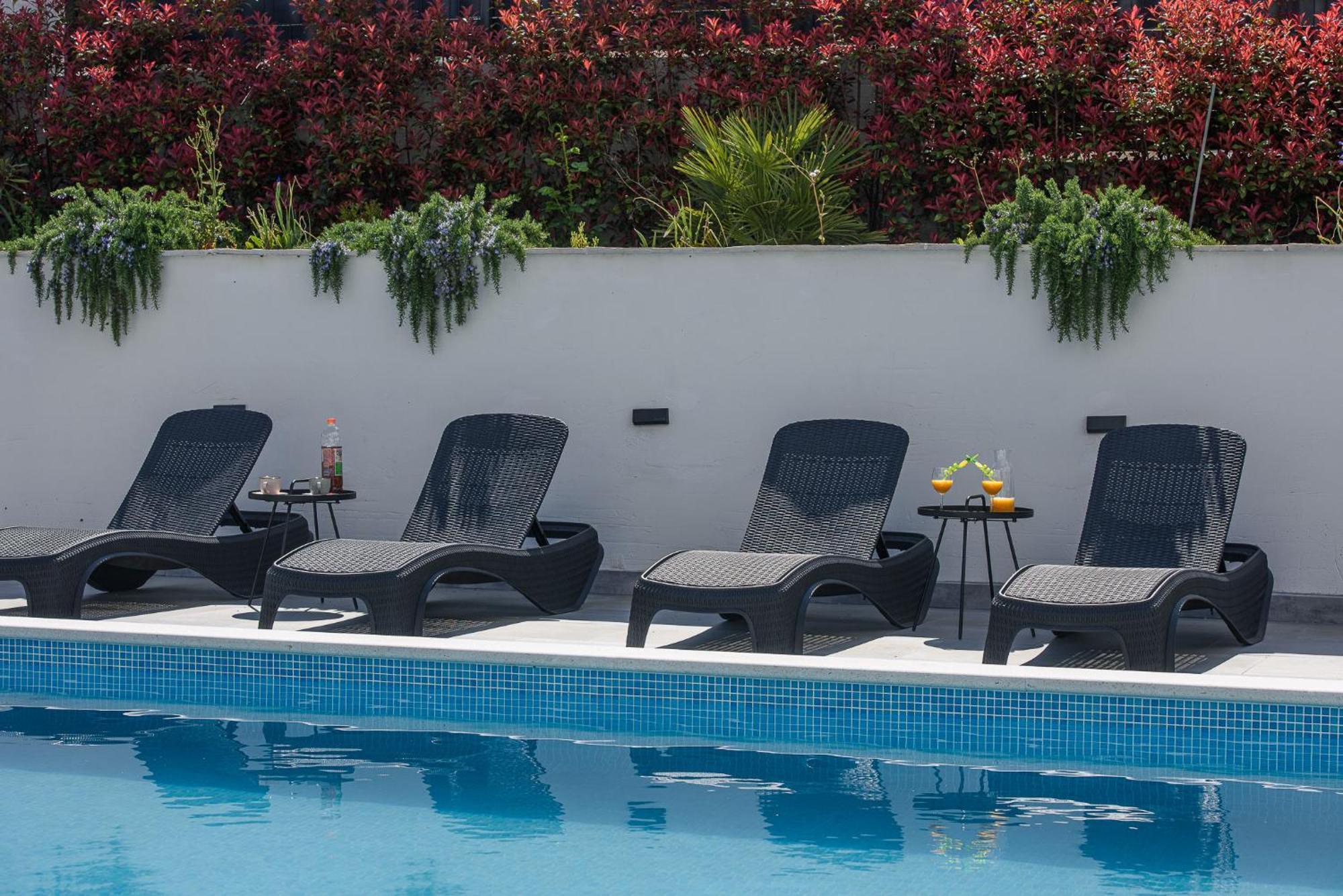 Villa Barbara & Zoran With Free Parking And Heated Swimming Pool セゲット・ヴラニツァ エクステリア 写真