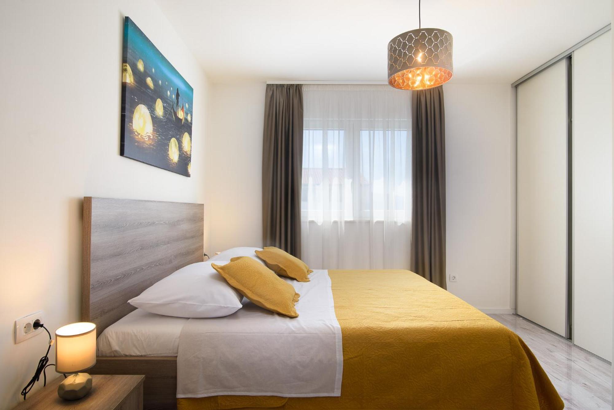 Villa Barbara & Zoran With Free Parking And Heated Swimming Pool セゲット・ヴラニツァ エクステリア 写真