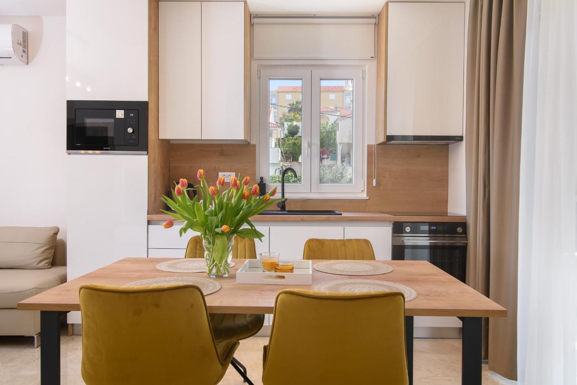 Villa Barbara & Zoran With Free Parking And Heated Swimming Pool セゲット・ヴラニツァ エクステリア 写真