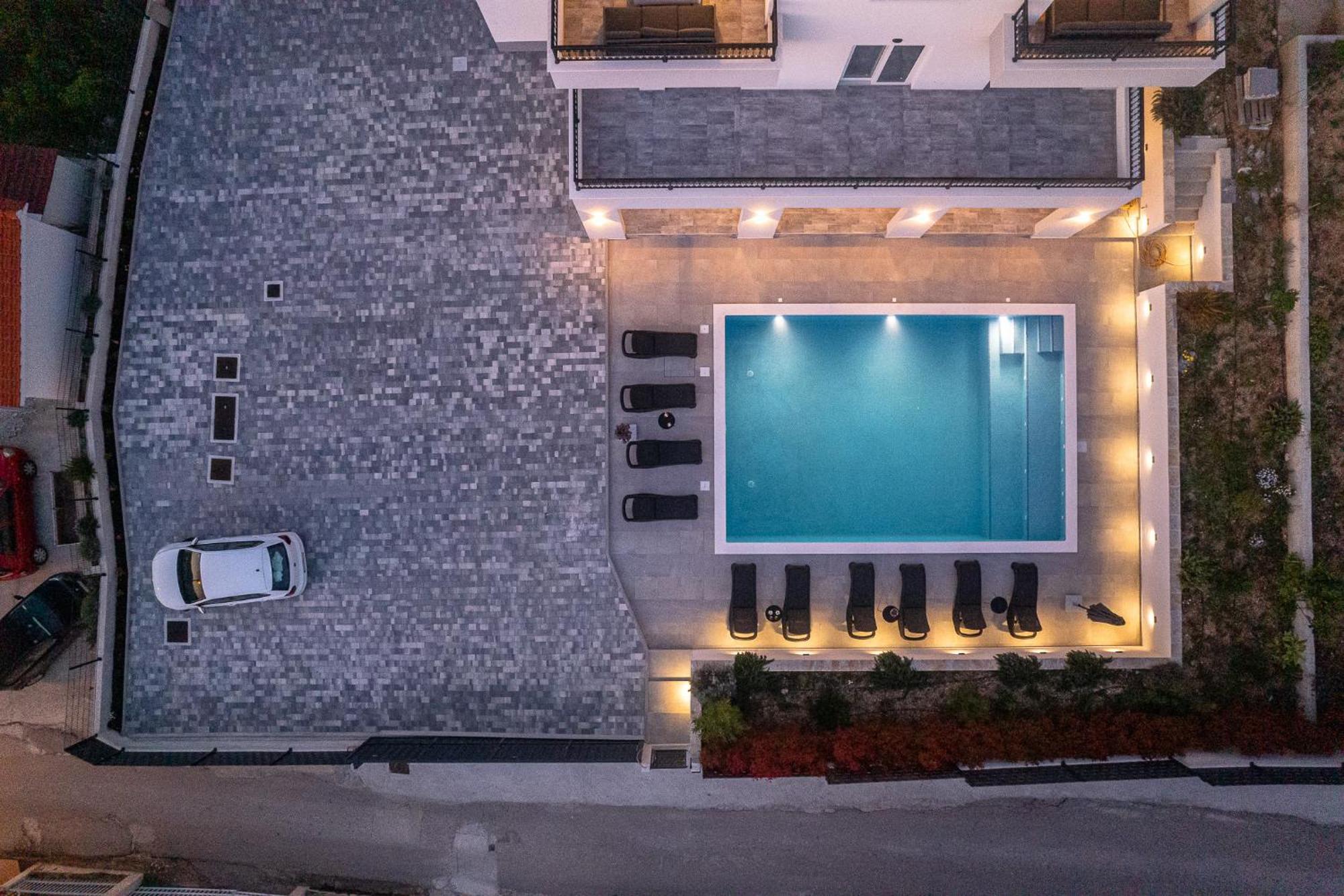 Villa Barbara & Zoran With Free Parking And Heated Swimming Pool セゲット・ヴラニツァ エクステリア 写真