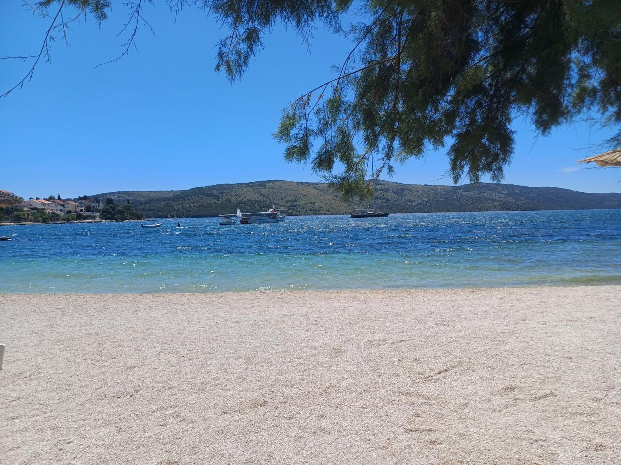 Villa Barbara & Zoran With Free Parking And Heated Swimming Pool セゲット・ヴラニツァ エクステリア 写真