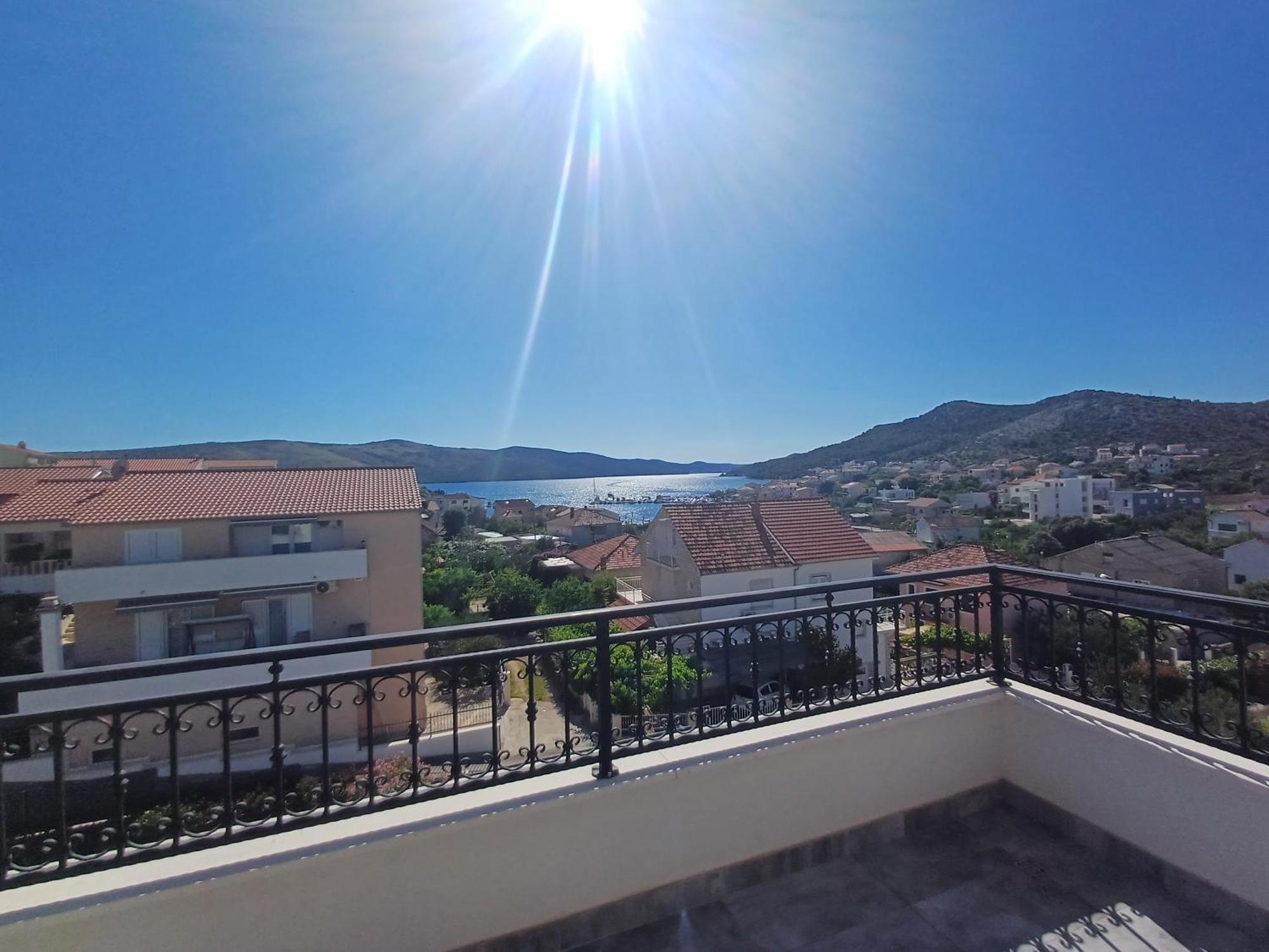 Villa Barbara & Zoran With Free Parking And Heated Swimming Pool セゲット・ヴラニツァ エクステリア 写真